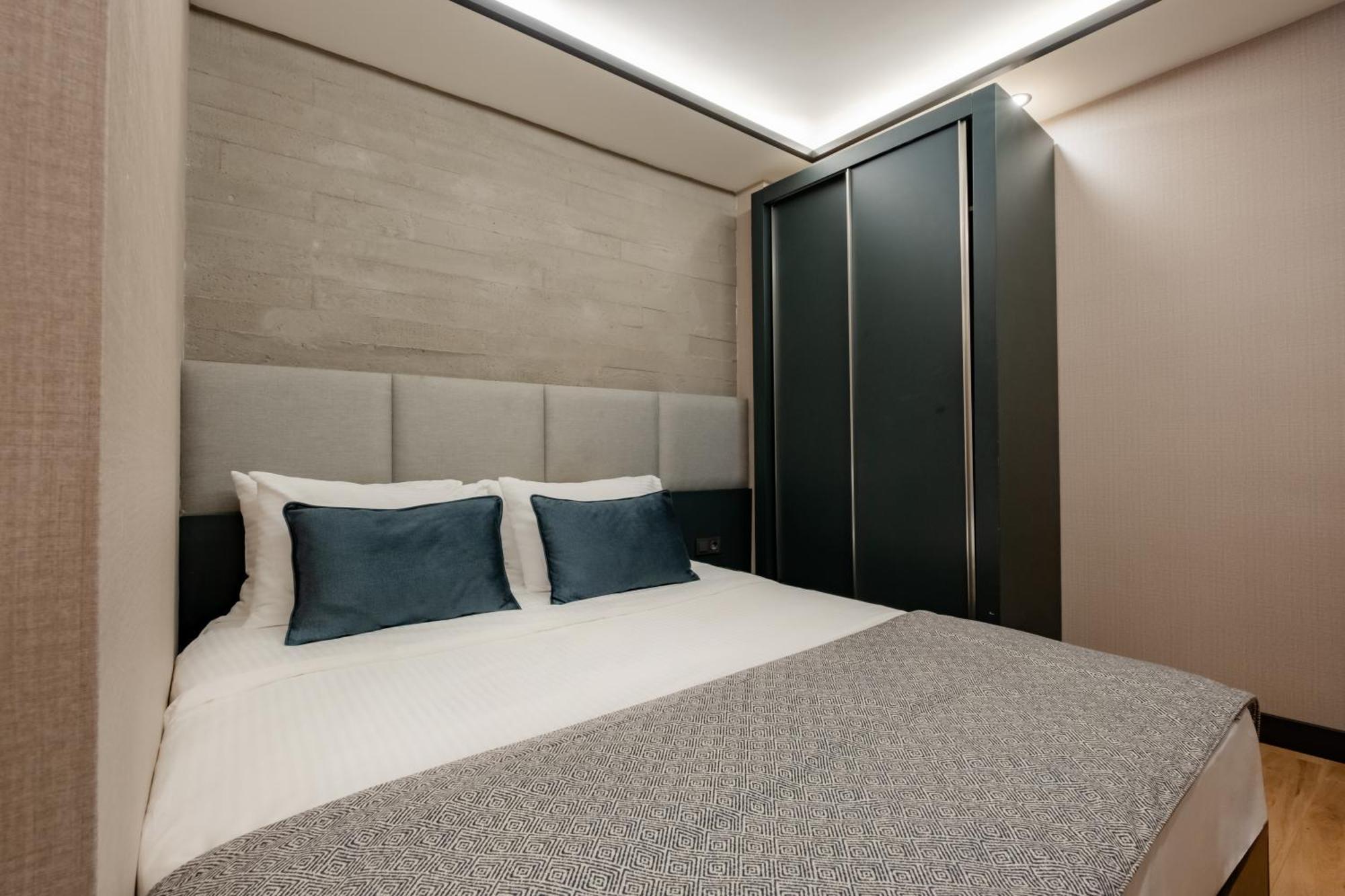 The Row Suites Taksim Istanbul Exterior photo